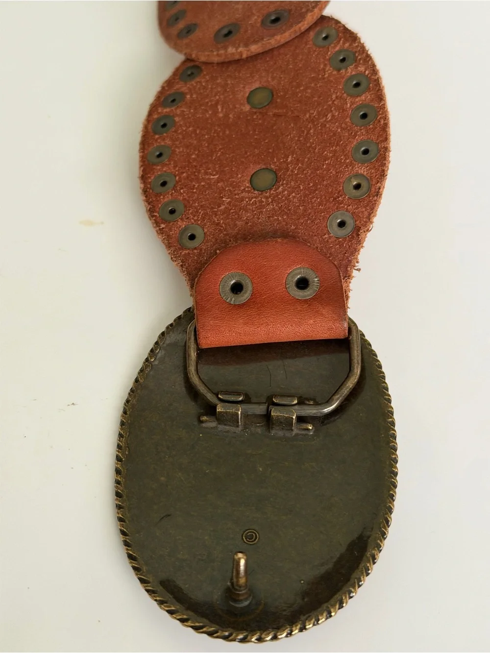 Vintage Fossil Burnt Red Hue Leather Oval Disc Concho Western Belt Boho Y2K Sz L